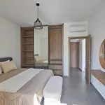 Adamandri Lodge - Prime Location