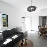 Adamandri Lodge - Prime Location