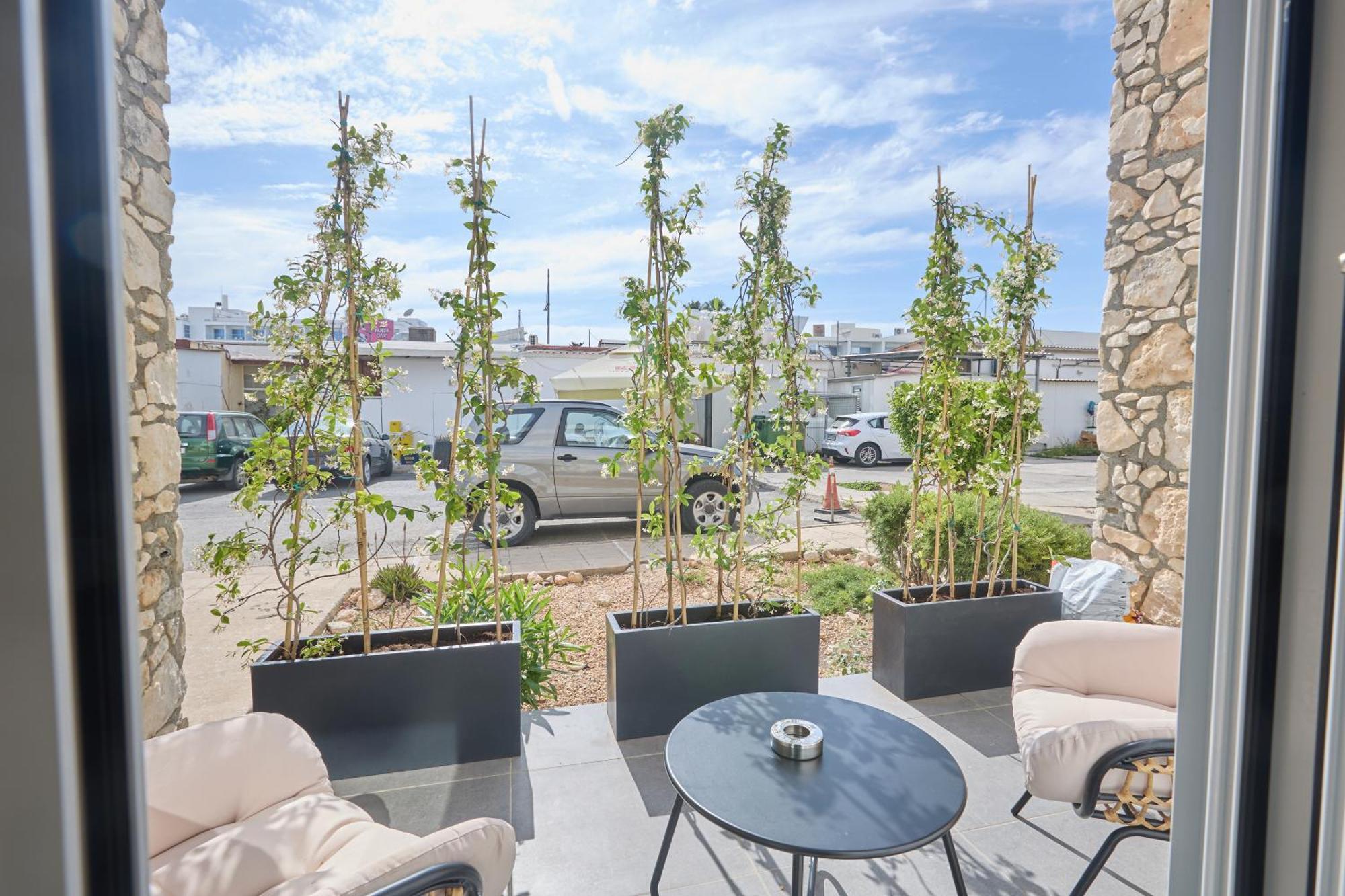 Adamandri - Prime Location Apartment *